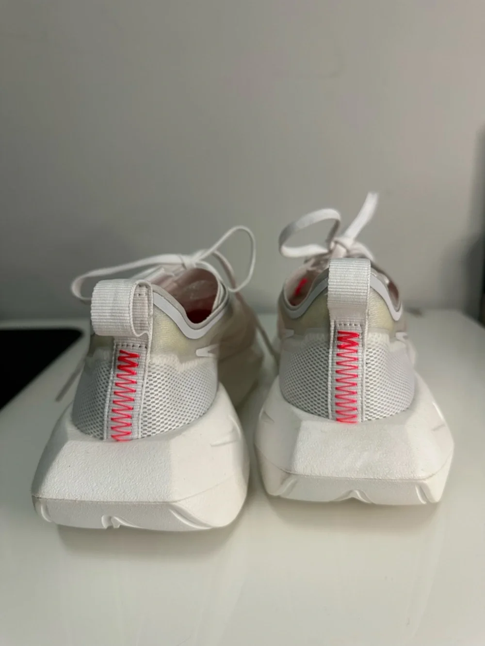 Nike Women’s White Mesh Sneakers with Coral Accents - Picture 4 of 8